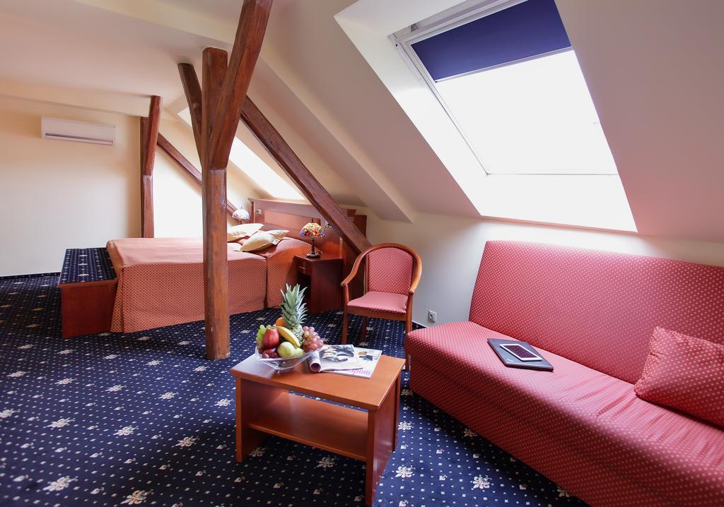 Aramis Hotel 4*