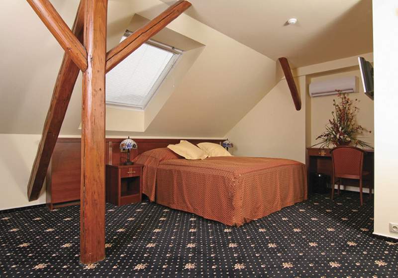 Aramis Hotel 4*